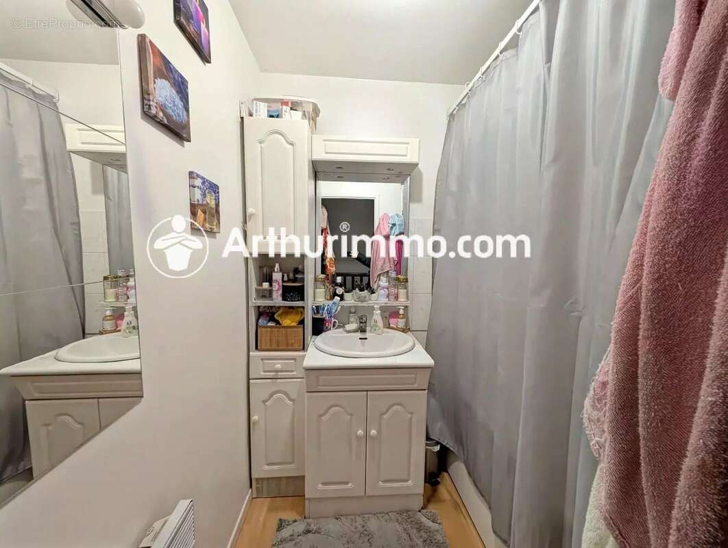 Maison à SAVIGNY-LE-TEMPLE