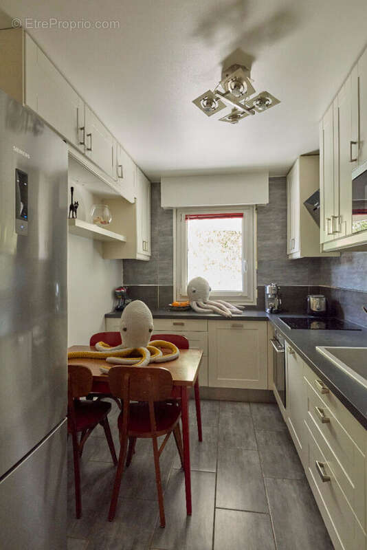 Appartement à PARIS-20E