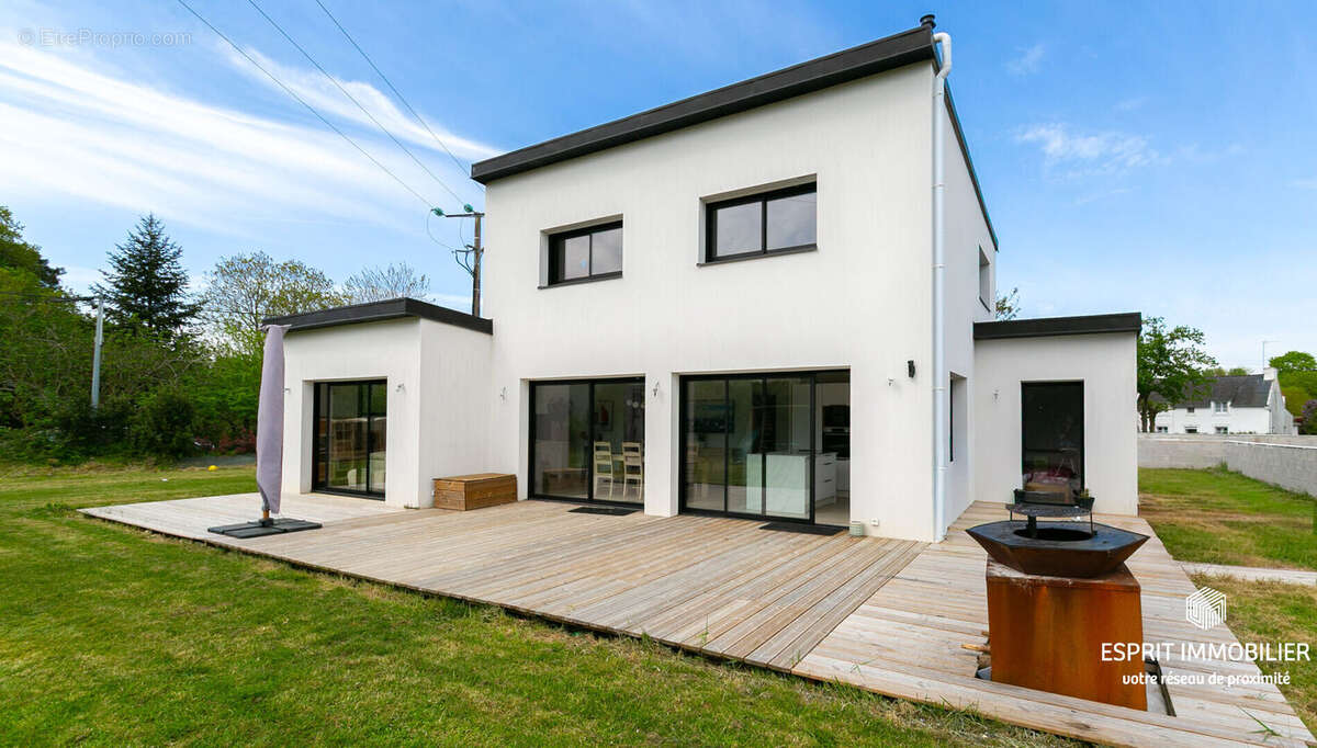 Maison à RIEC-SUR-BELON