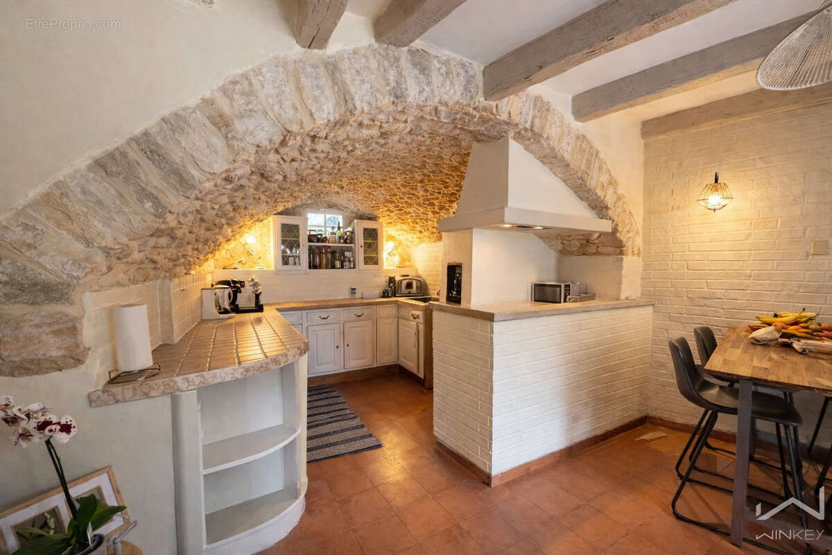 Maison à SAINT-MONTAN