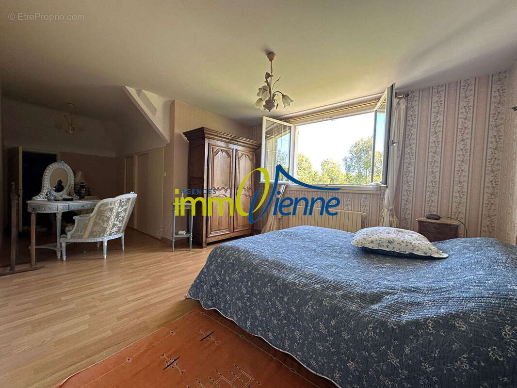 Maison à NIEUIL-L&#039;ESPOIR