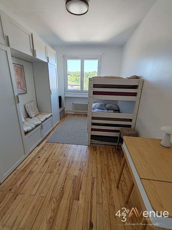 Appartement à SAINT-ETIENNE