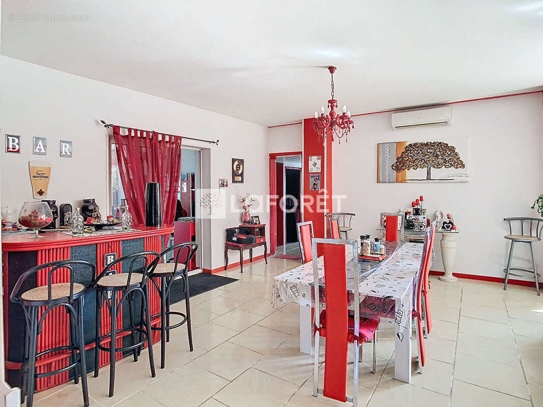 Maison à CIVRAC-DE-BLAYE