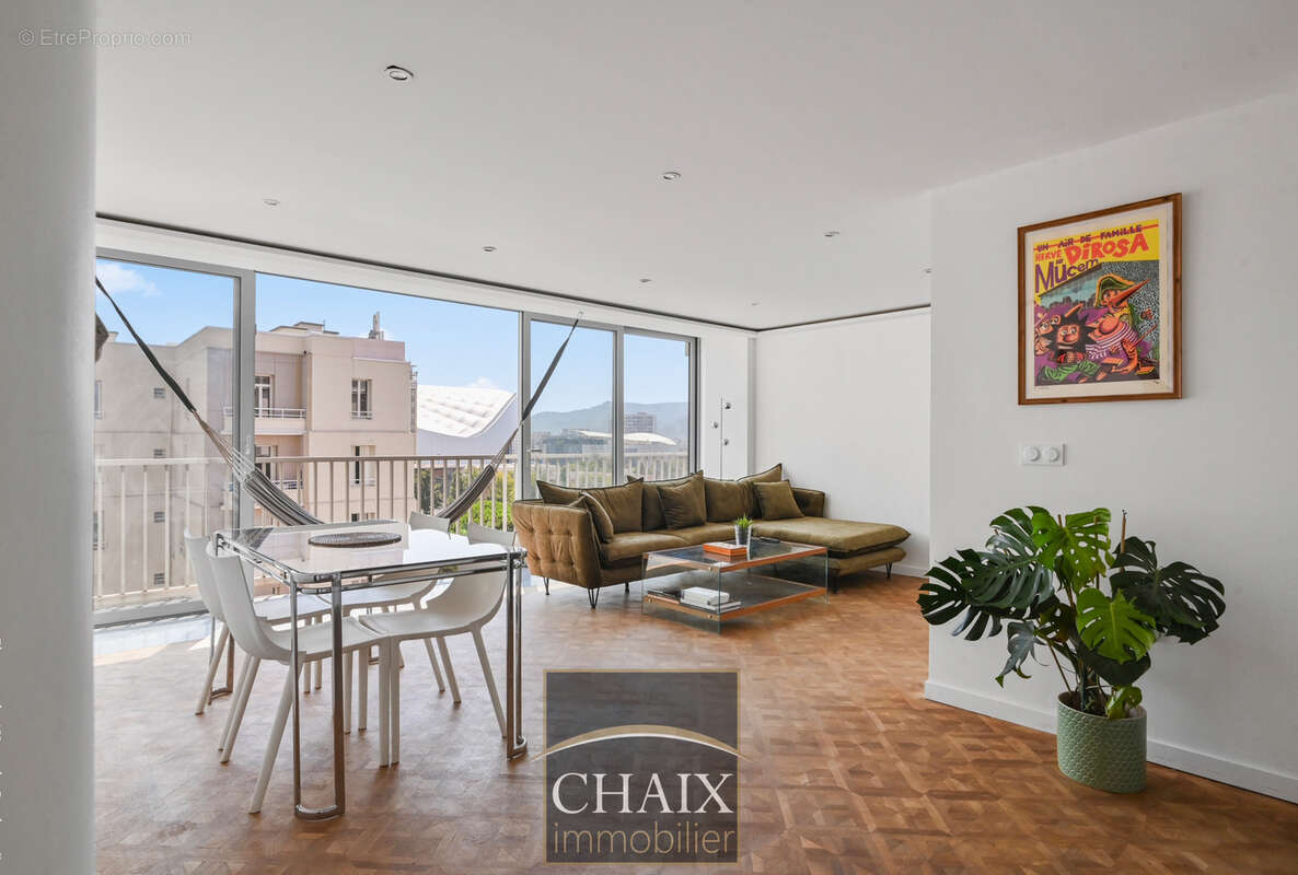 Appartement à MARSEILLE-8E
