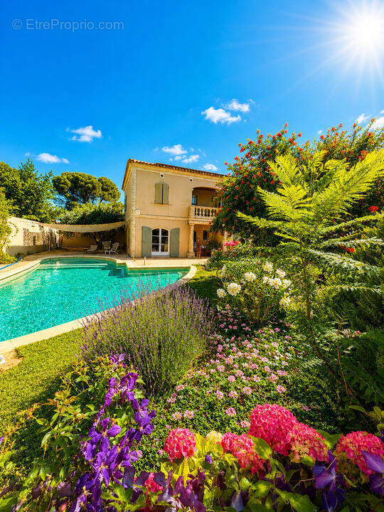 Maison à VILLENEUVE-LES-AVIGNON