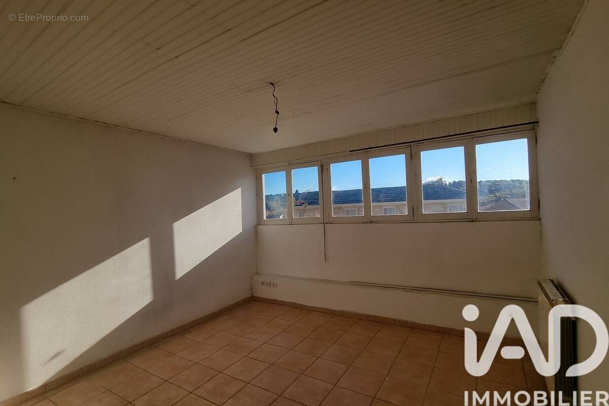 Photo 1 - Appartement à CHATEAURENARD