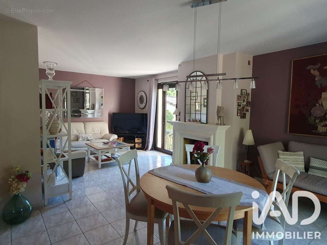 Maison 104 m² à Saint-Genies-De-Varensal  - photo 7