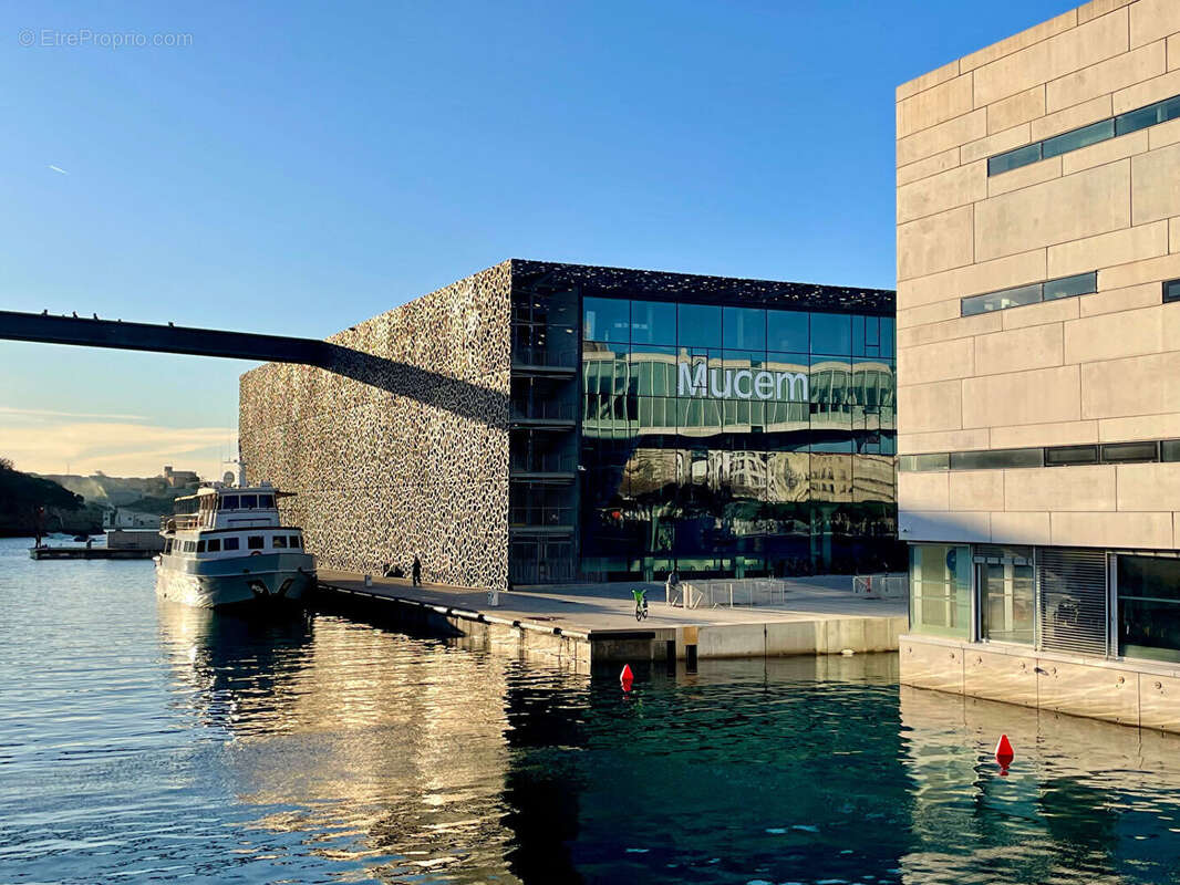 Appartement à MARSEILLE-2E