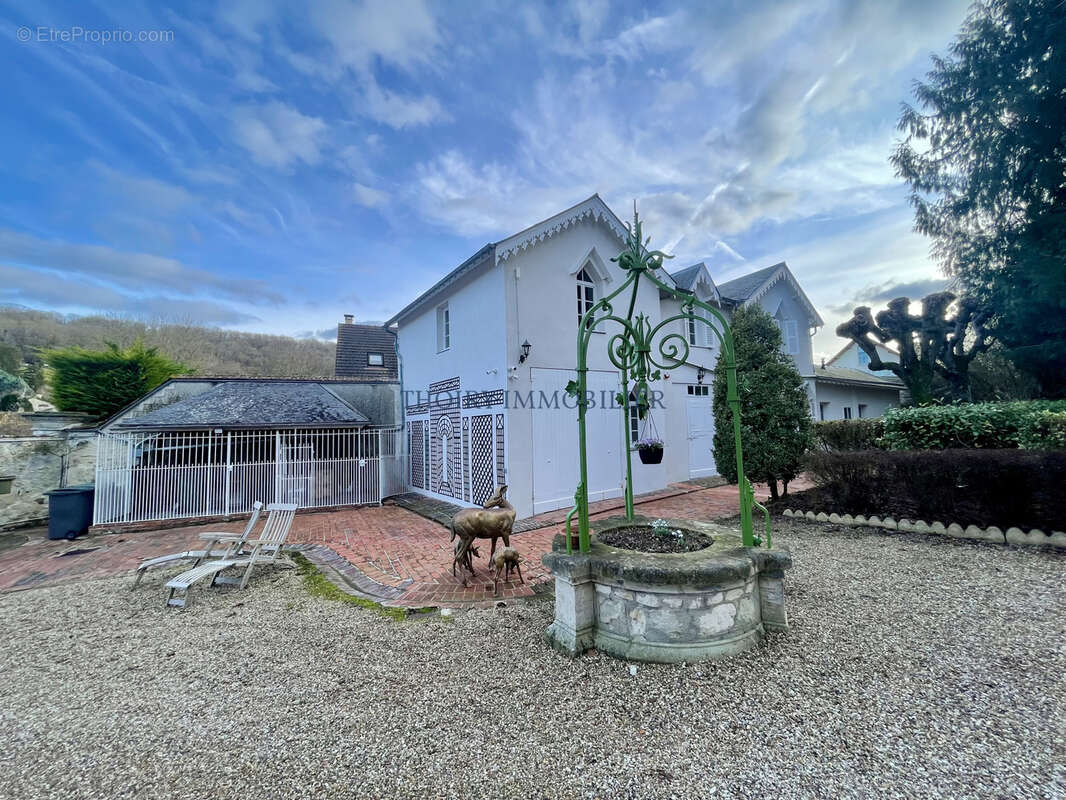 Maison à AUFFREVILLE-BRASSEUIL