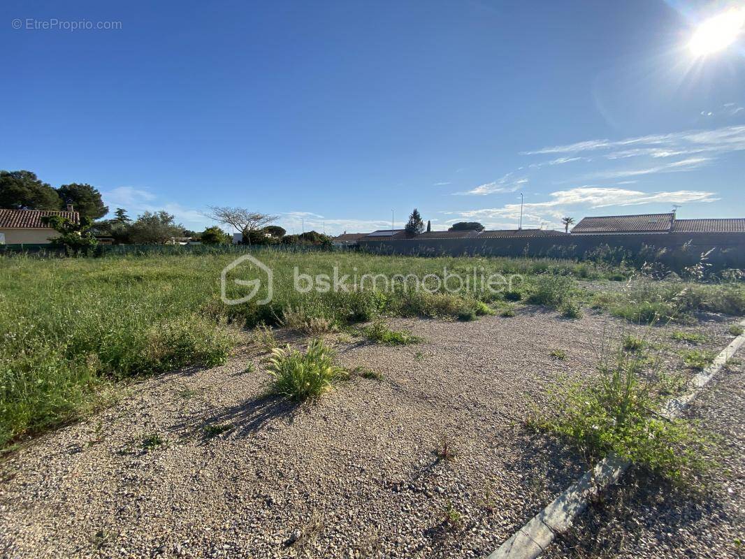 Terrain à LIGNAN-SUR-ORB