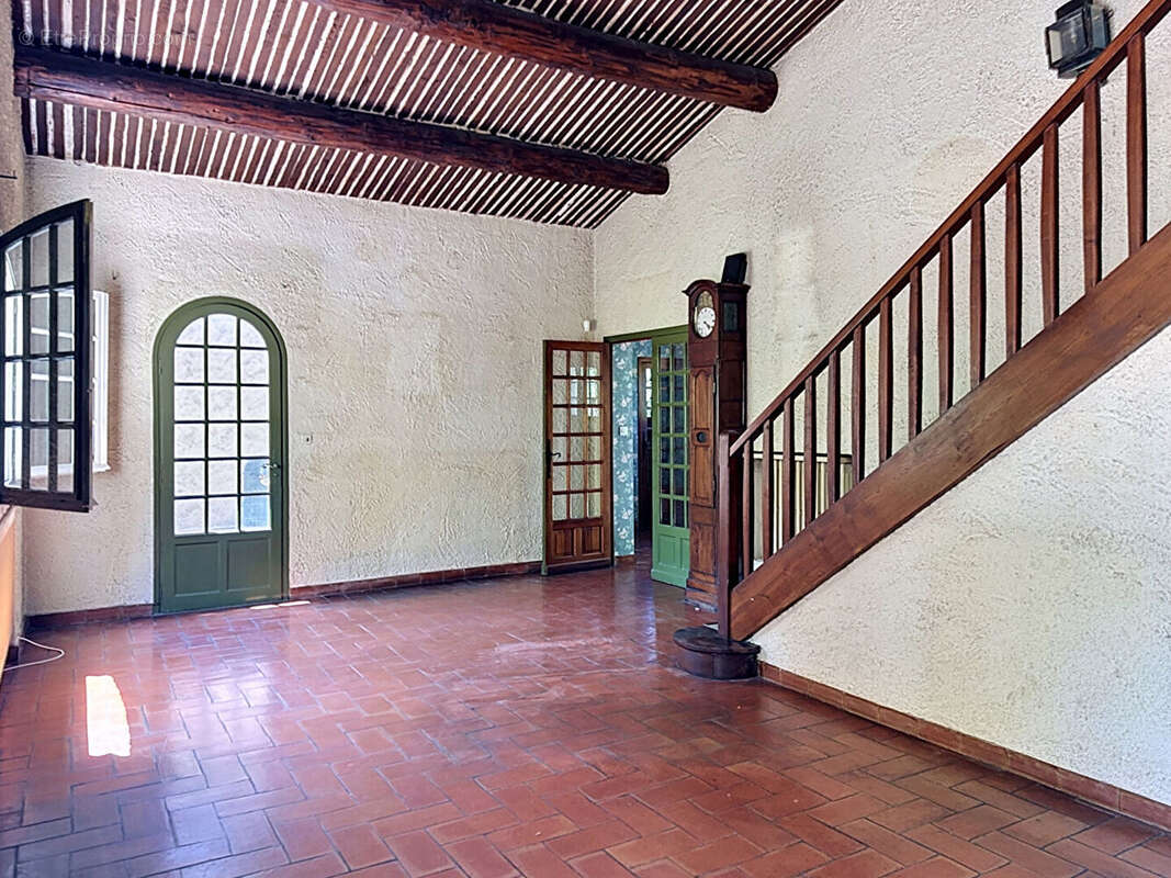 Maison Aix En Provence 7 pièce(s) 165 m2 sur une parcelle de 2500 m2 - photo 6