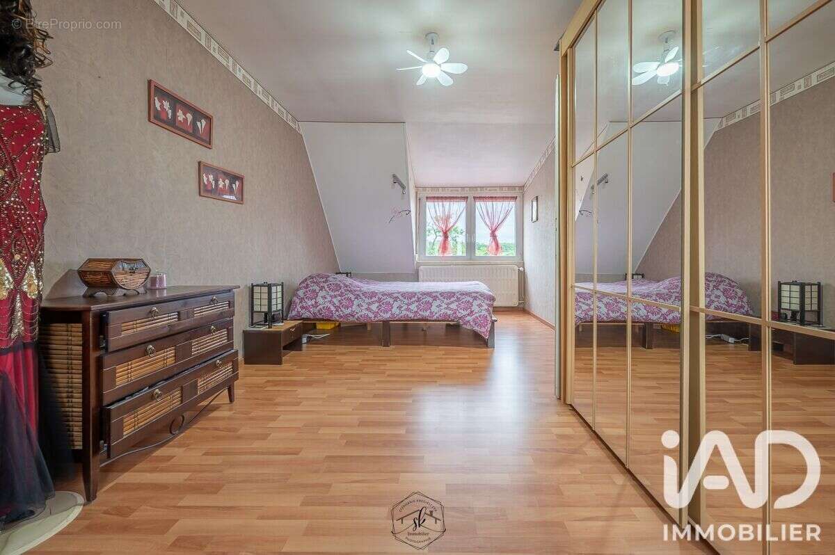 Maison 148 m² à Guenange  - photo 9