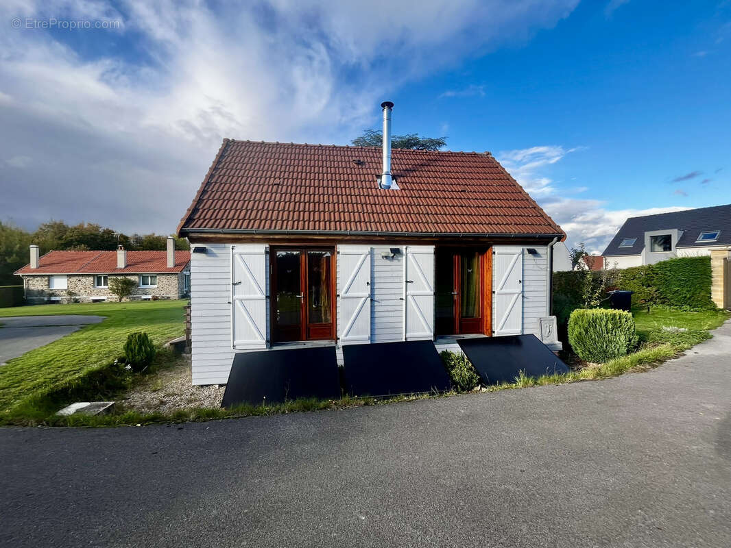 Maison à SAINT-JEAN-LES-DEUX-JUMEAUX