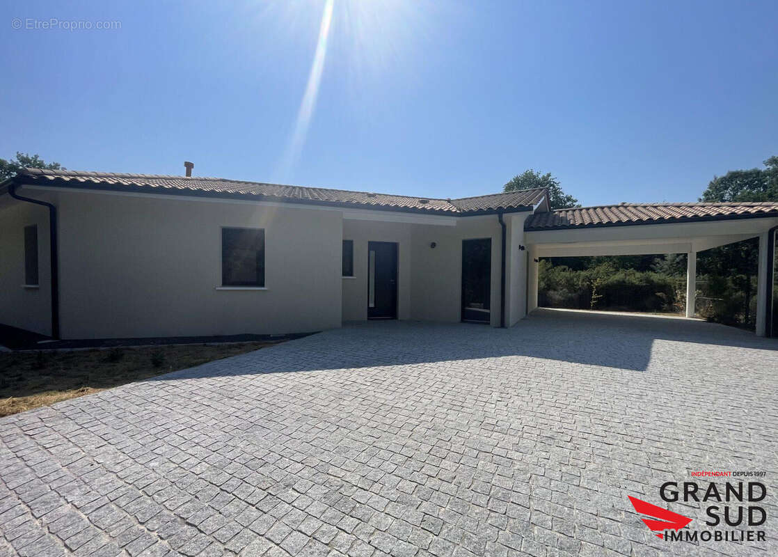 Maison 140 m² à Saint-Aubin-De-Medoc  - photo 2