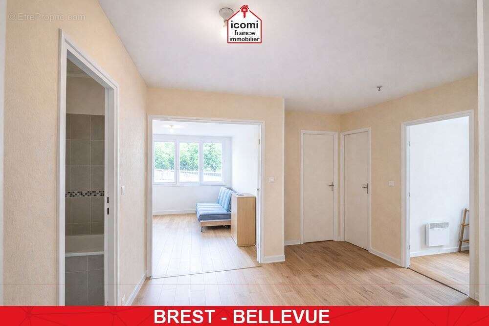 Finistere - brest (29200) - a vendre - appartement - t3 - lumineux - dalle beton - ascenseur - place de parking souterrain prive - photo 4