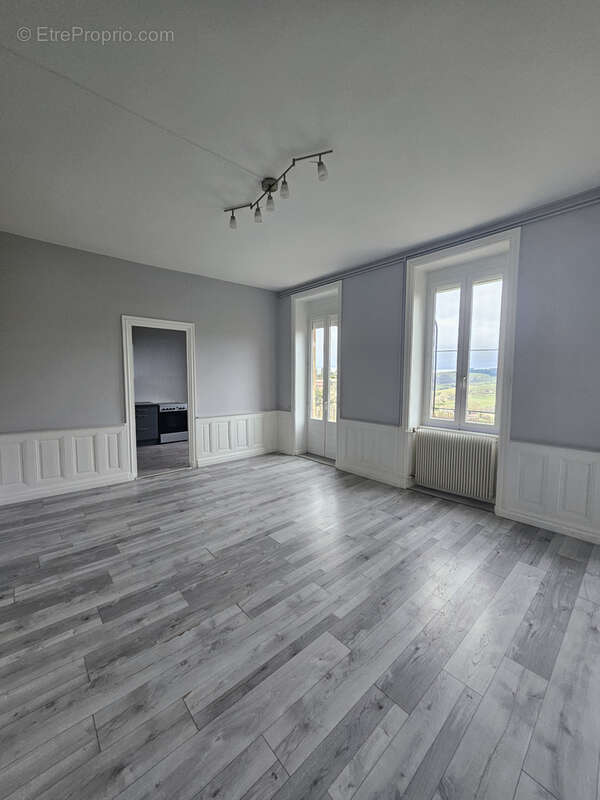 Appartement à BOURG-DE-THIZY