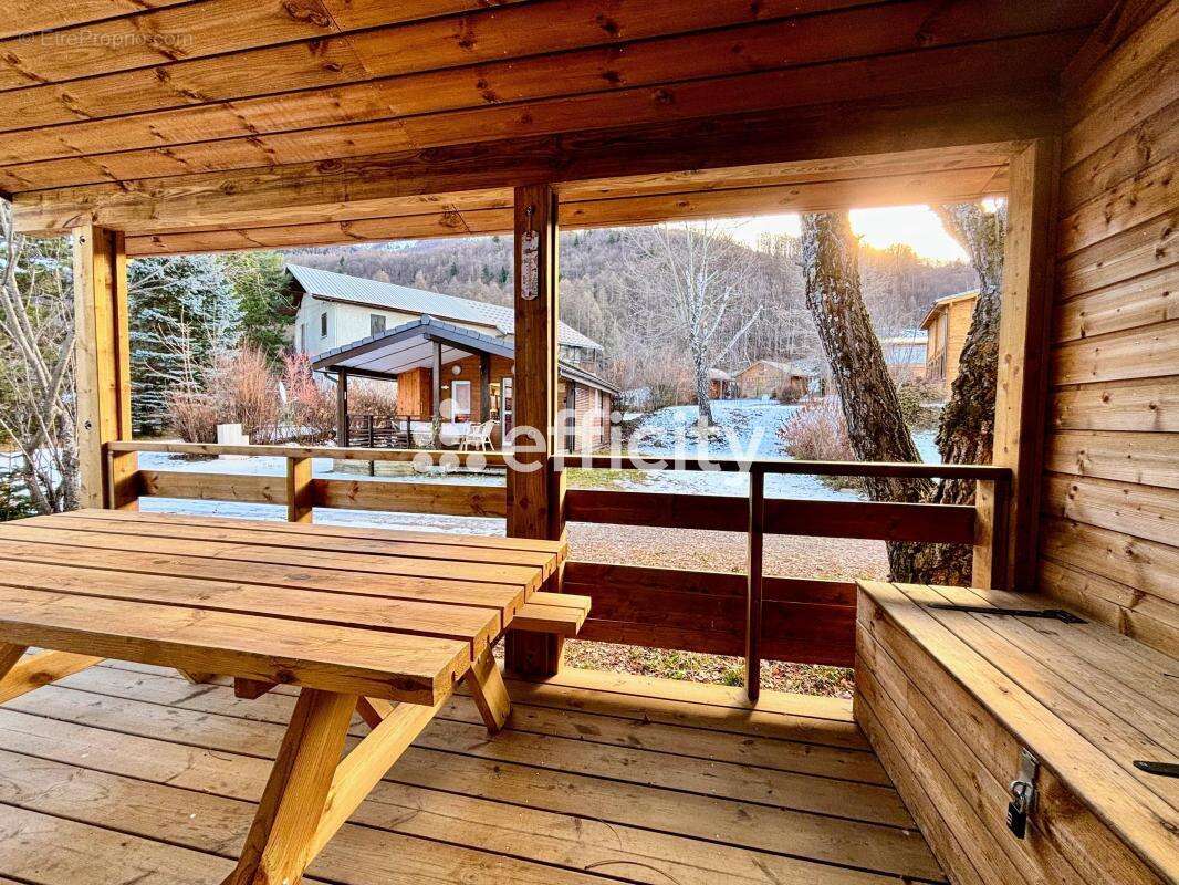 Maison à SAINT-LEGER-LES-MELEZES