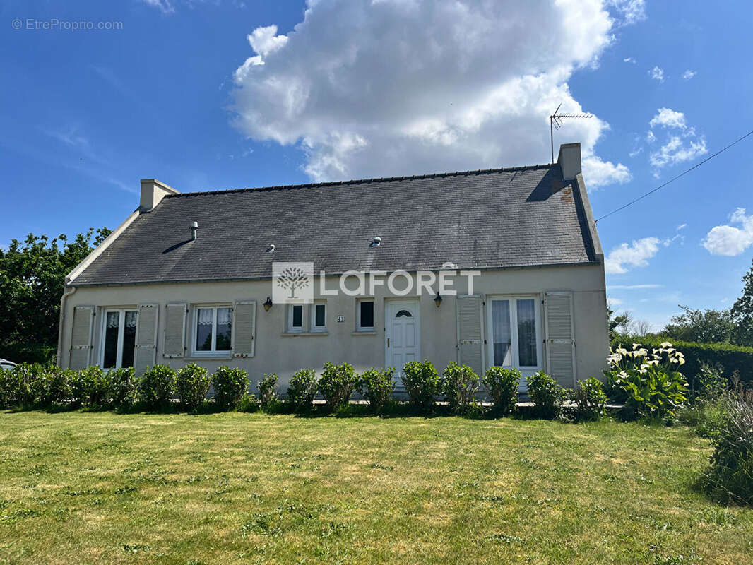 Maison à TREVOU-TREGUIGNEC