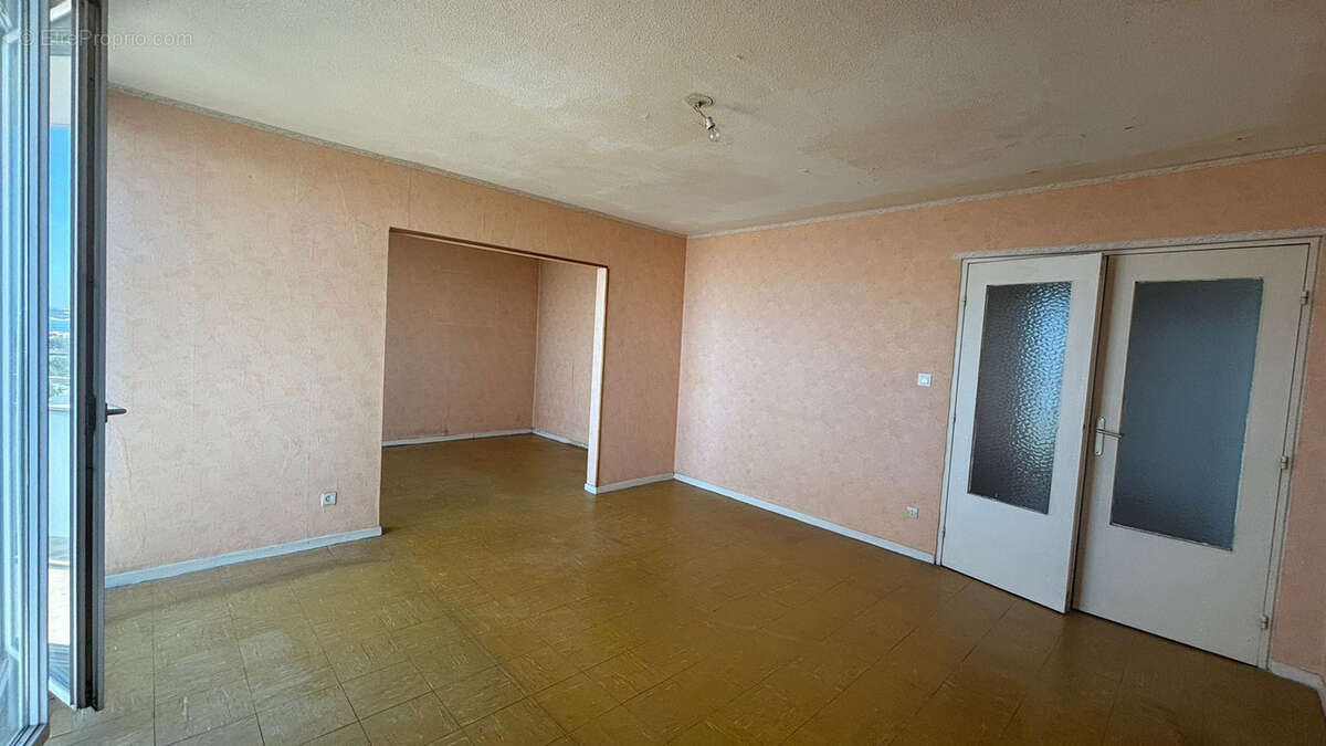 Appartement à PORT-DE-BOUC