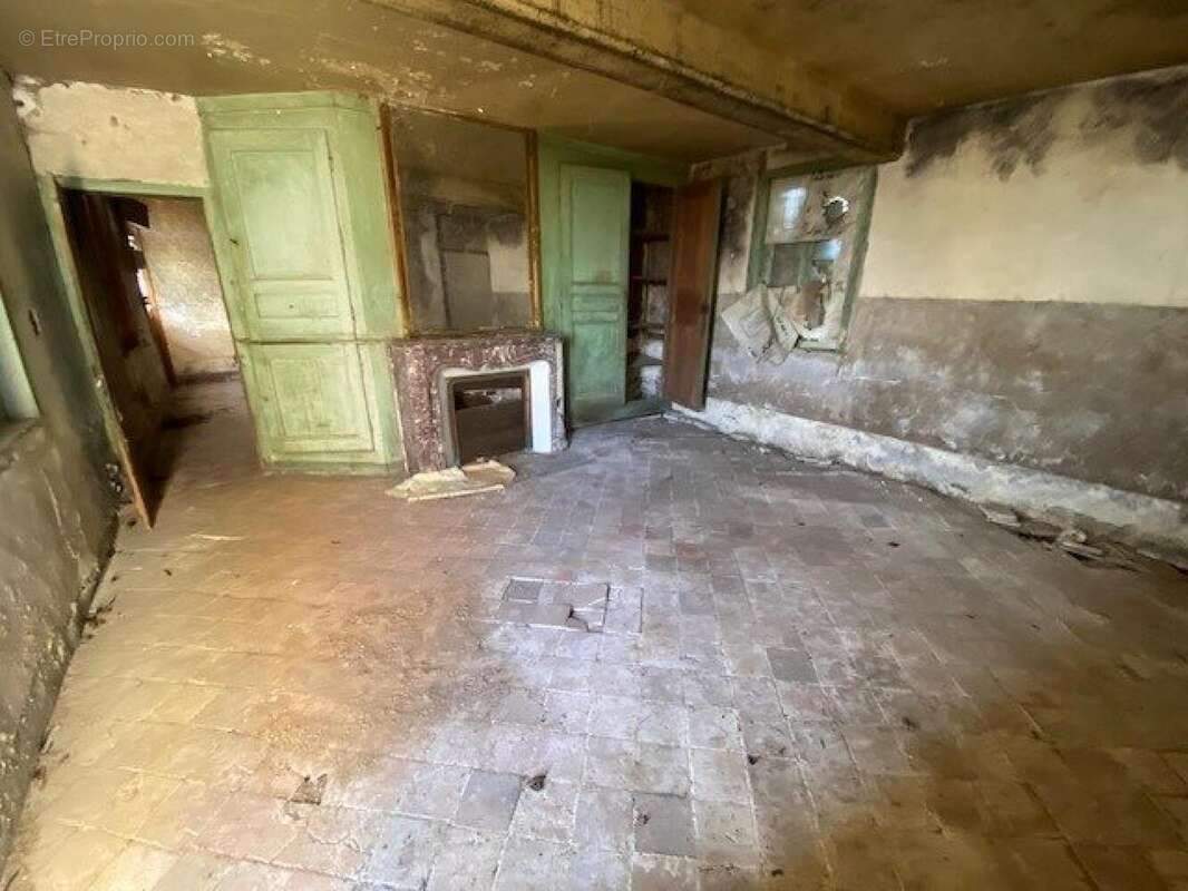 Maison 185 m² à Barquet  - photo 2