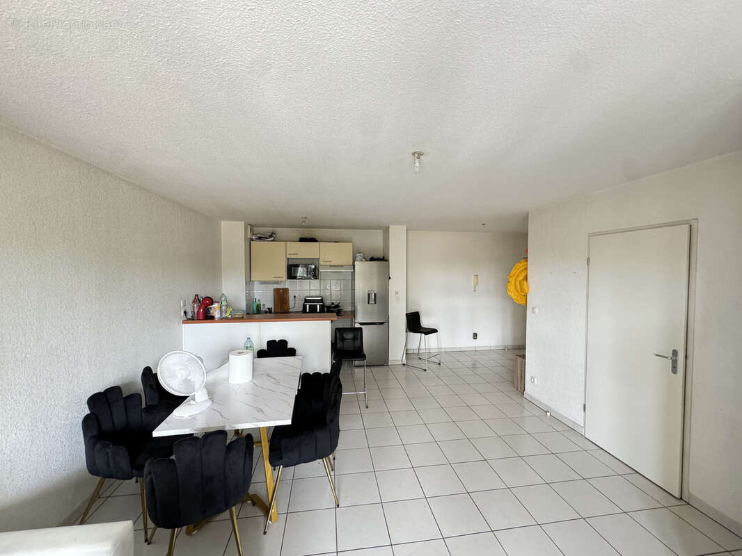 Appartement t2 de 44 m2 avec 2 pk (à vendre 31270 villeneuve tolosane - photo 4