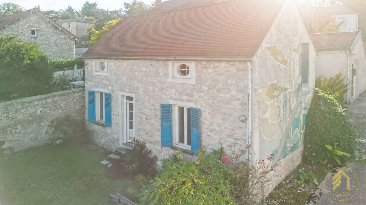 Maison à SAINT-PIERRE-LES-NEMOURS
