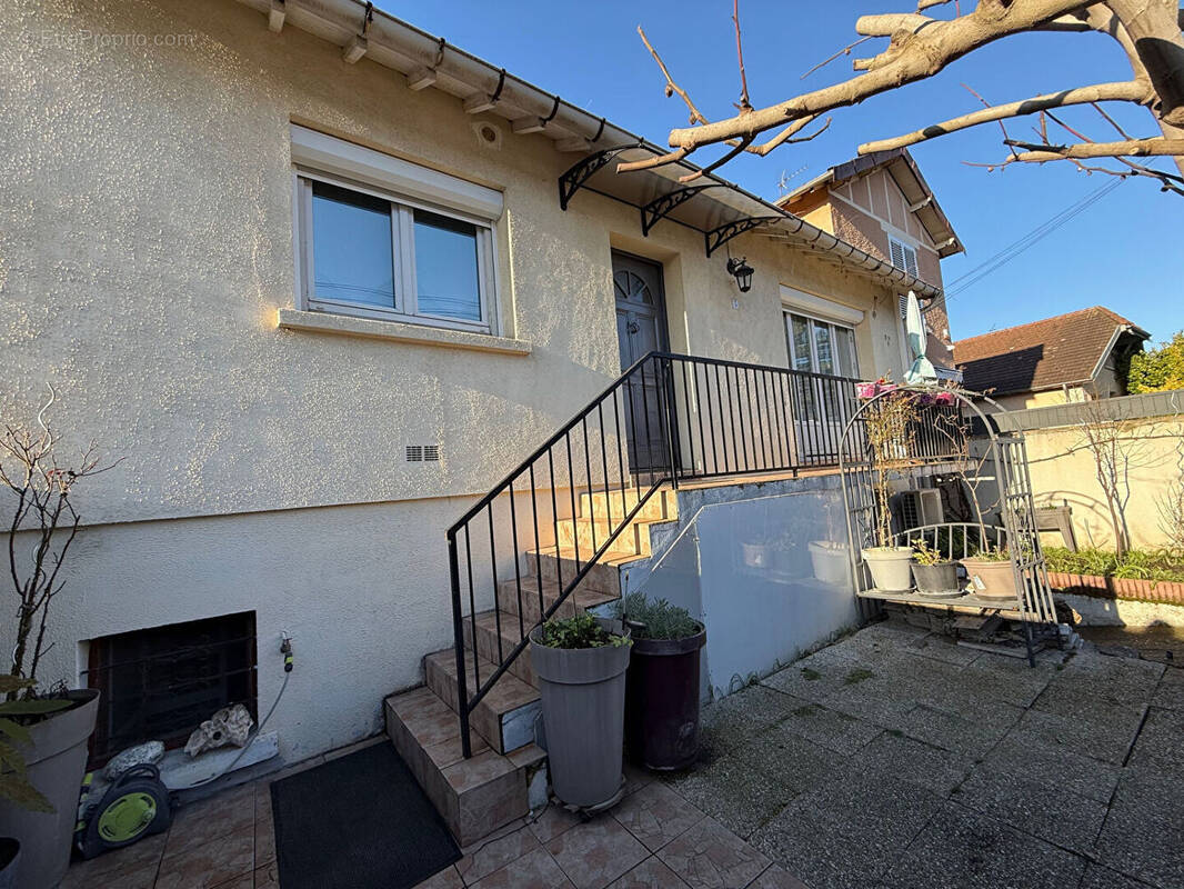 Maison à SARTROUVILLE