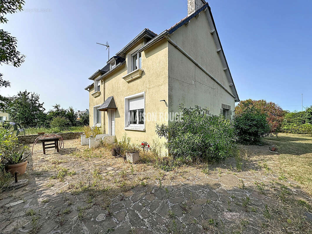 Maison de caractère avec longère indépendante sur un magnifique terrain arboré à Loguivy ! - photo 12