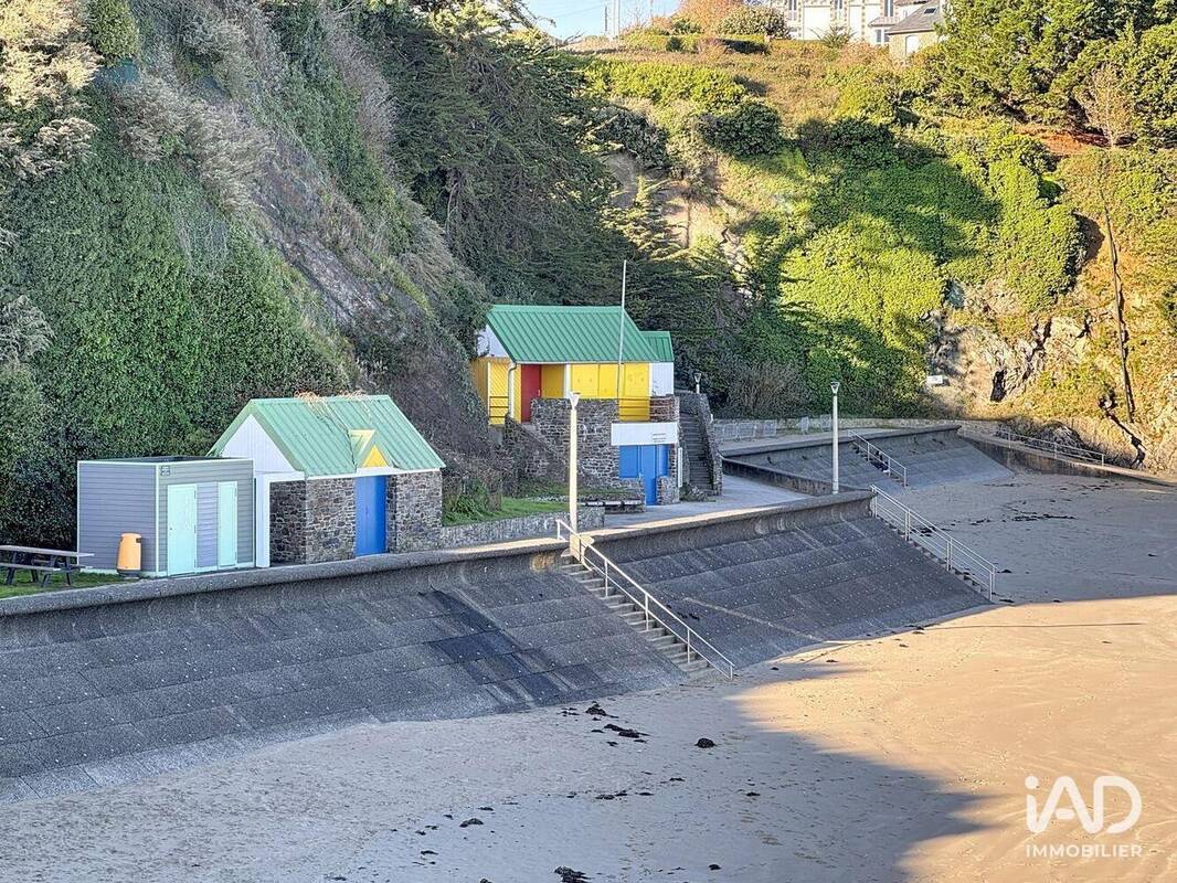 Photo 1 - Commerce à ETABLES-SUR-MER