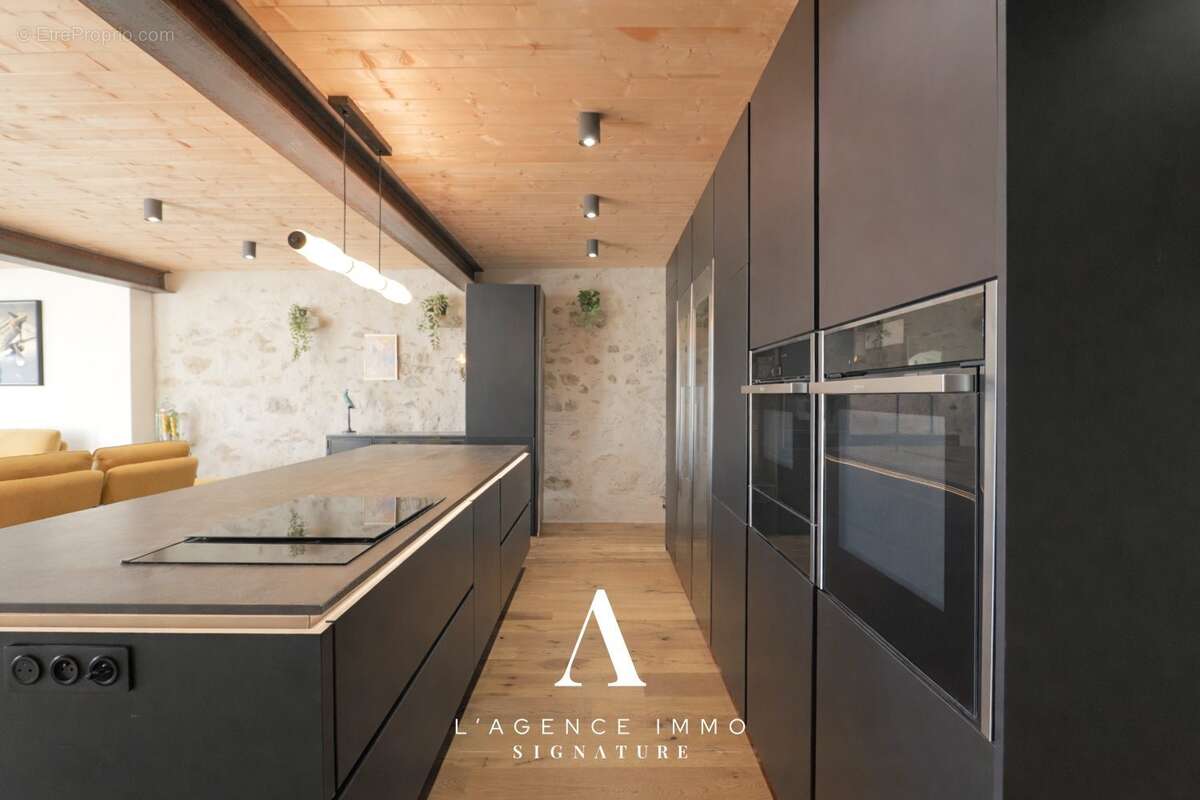 Maison 203 m² à Leaz  - photo 2