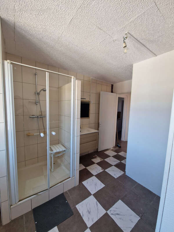 Appartement F2 idéalement situé à Exincourt. - photo 4