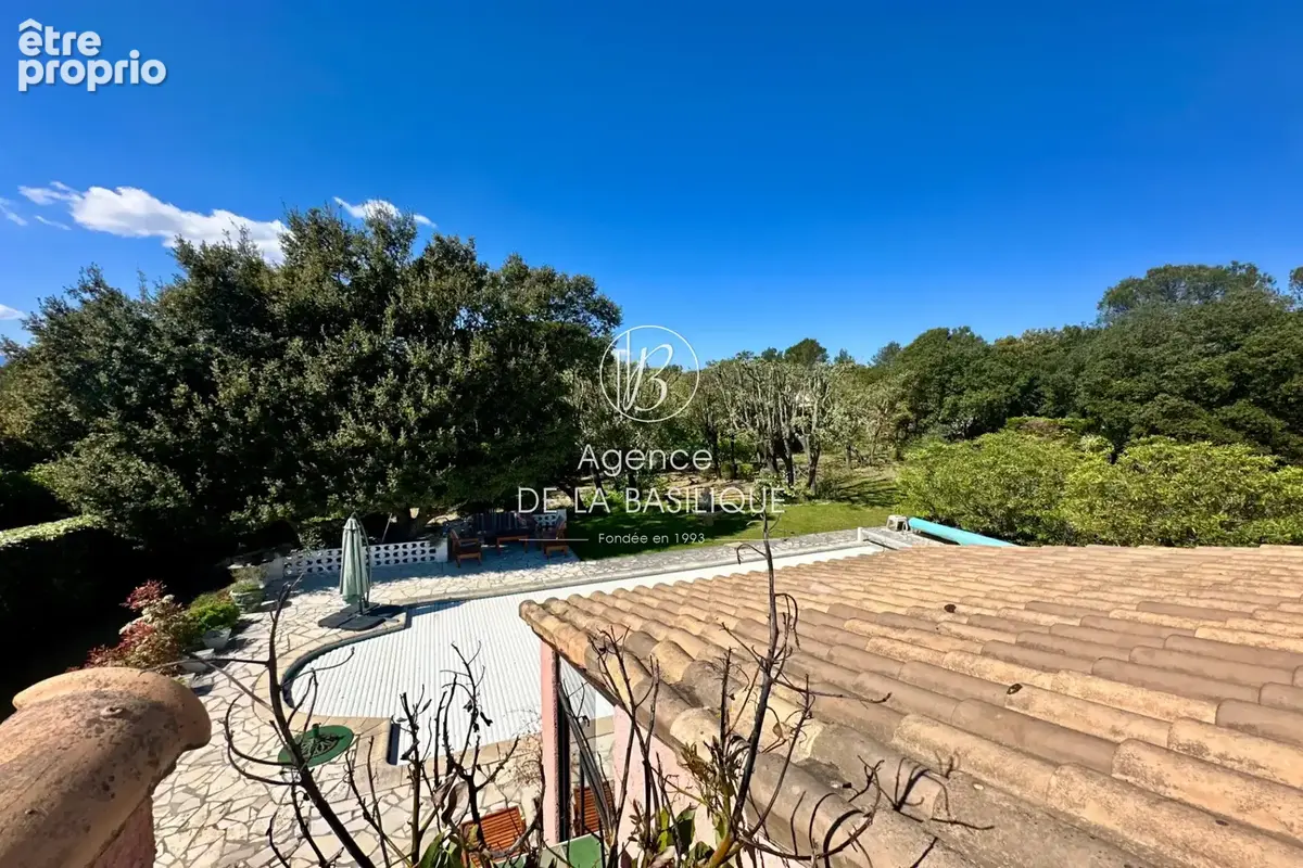 Maison 7 pièces 158 m² à vendre à Saint-Maximin-La-Sainte-Baume (83470) - photo 5