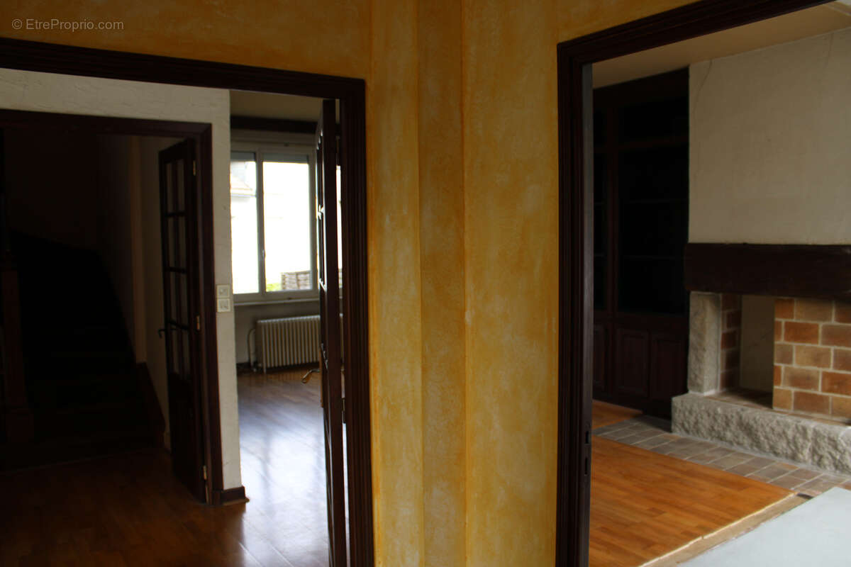 Maison à RIOM-ES-MONTAGNES