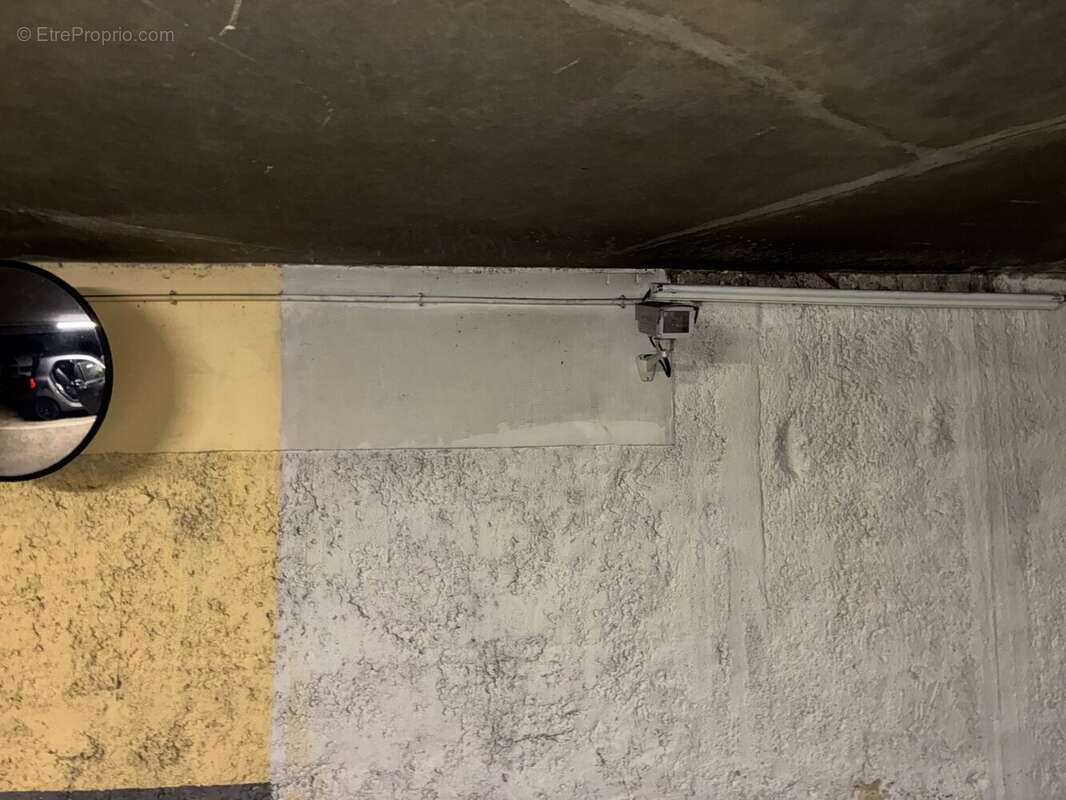 Parking à PARIS-16E