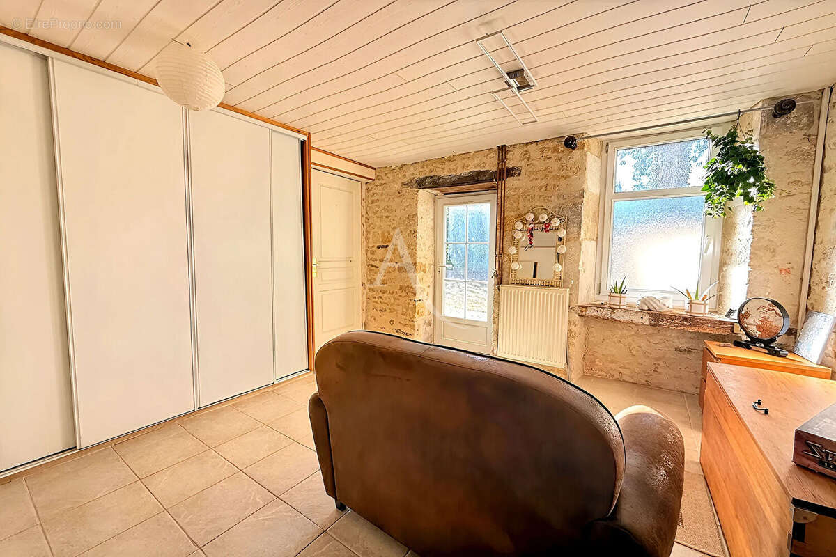 Maison à LA CAILLERE-SAINT-HILAIRE