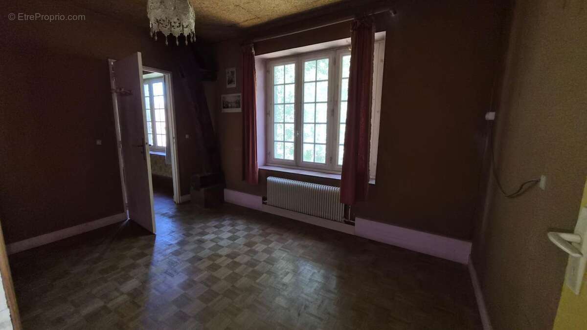 T10, 285 m², combles 100 m², dépendances, terrain 1124 m² - photo 16