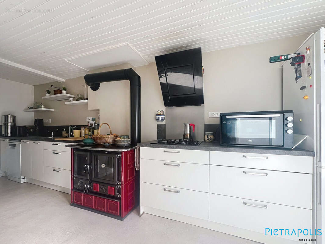 Maison 92 m² à Joux  - photo 6