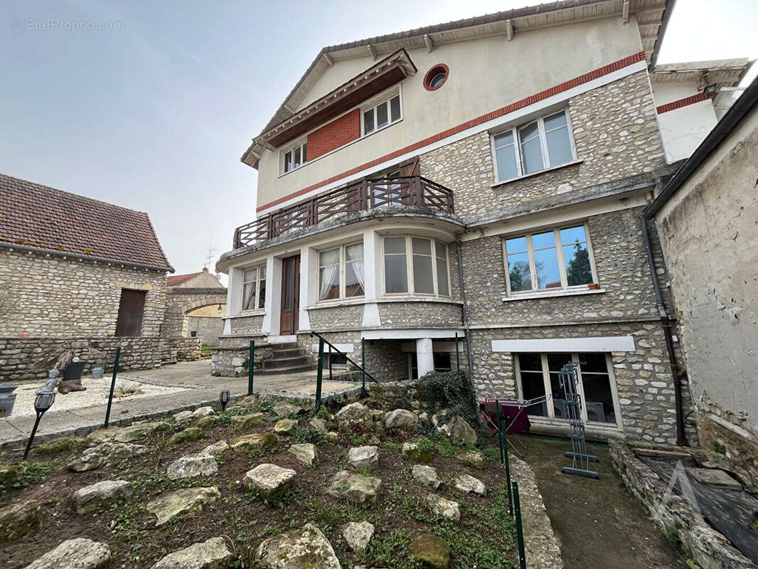 Maison à SAINT-MARTIN-LA-GARENNE