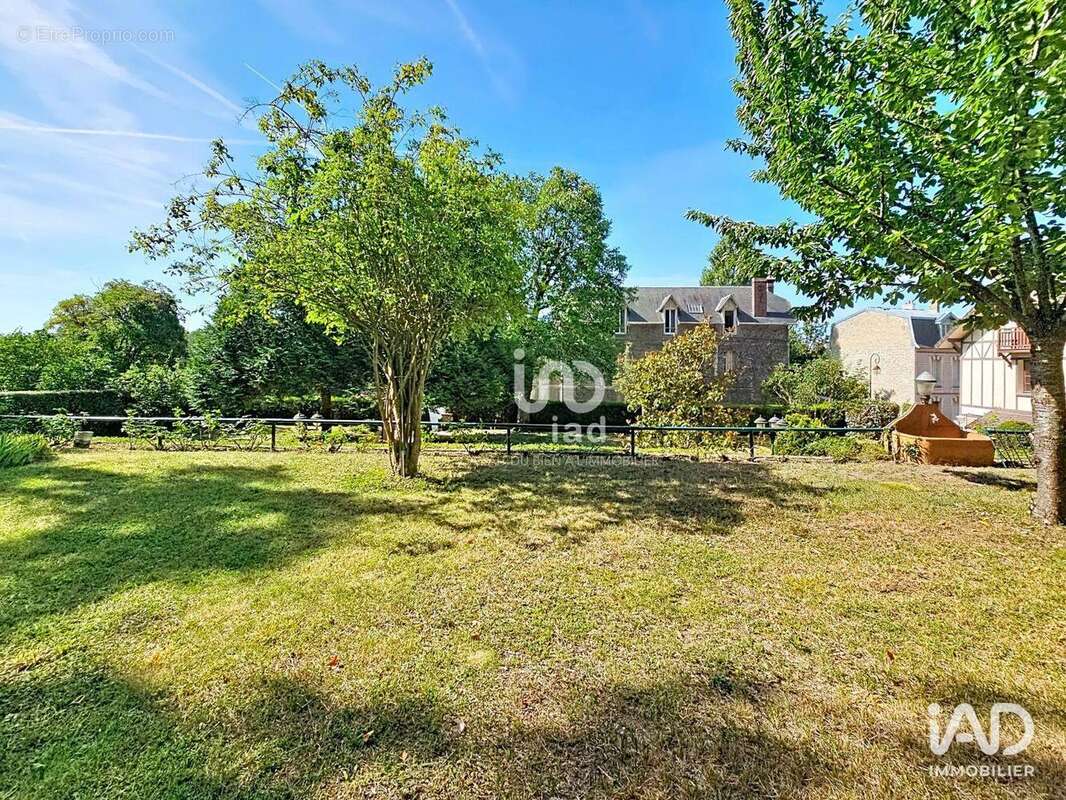 Terrain 680 m² à Follainville-Dennemont  - photo 5