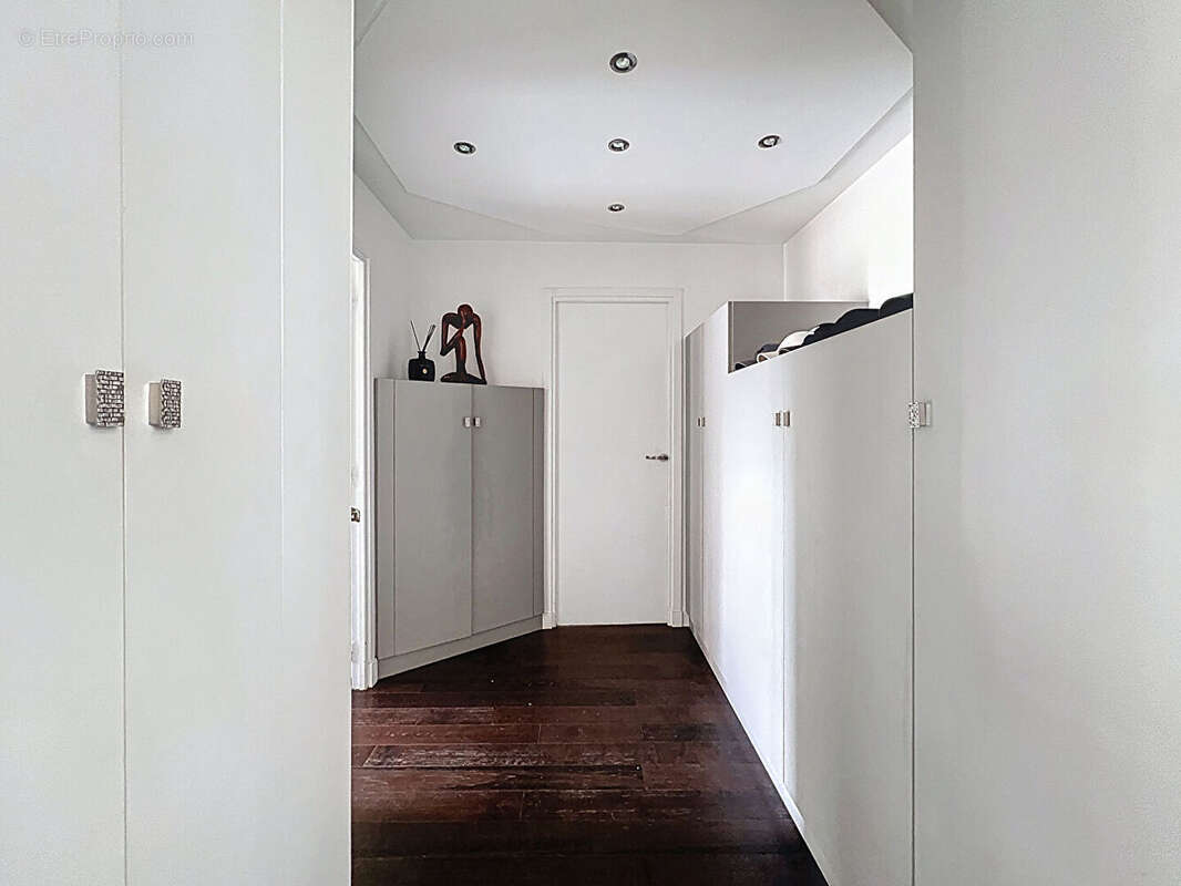 Appartement à SURESNES