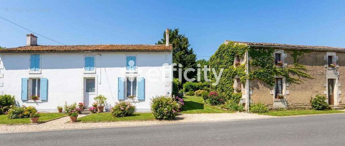 Maison à DAMVIX