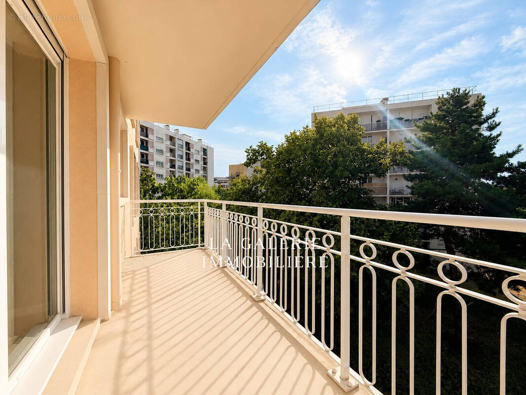 Appartement à SURESNES