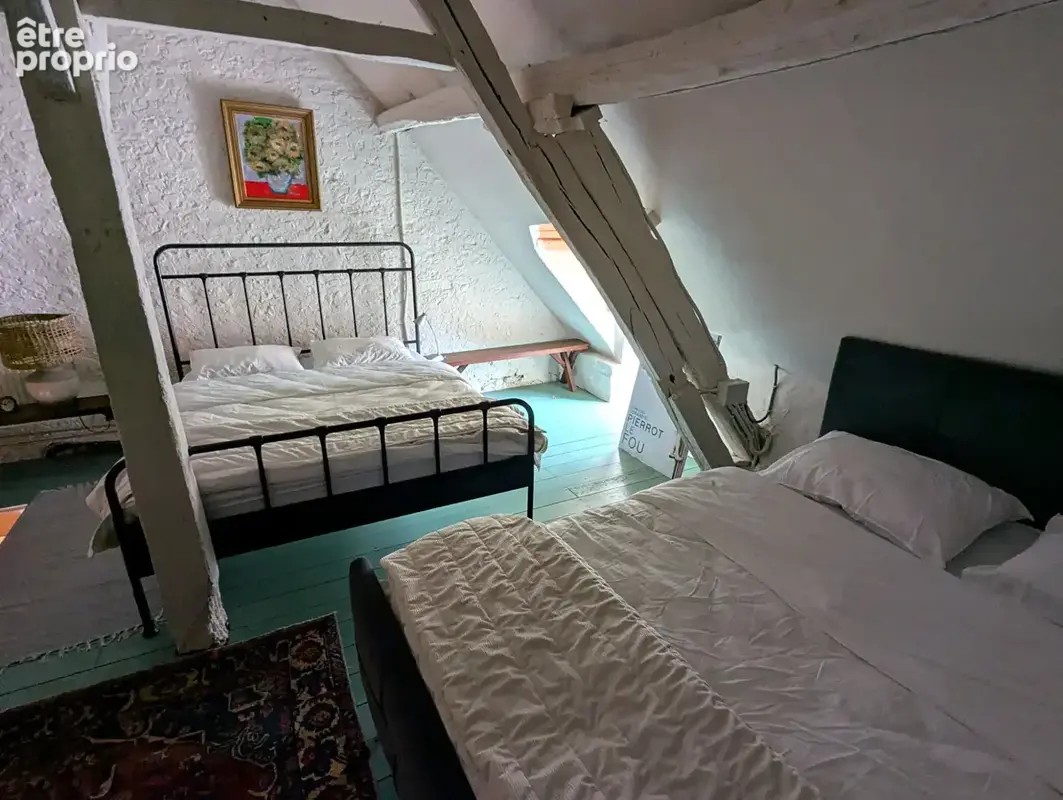 INDRE - Charmante propriété ancienne avec trois chambres, deux pièces de réception et un gîte indépendant d'une chambre. - photo 9