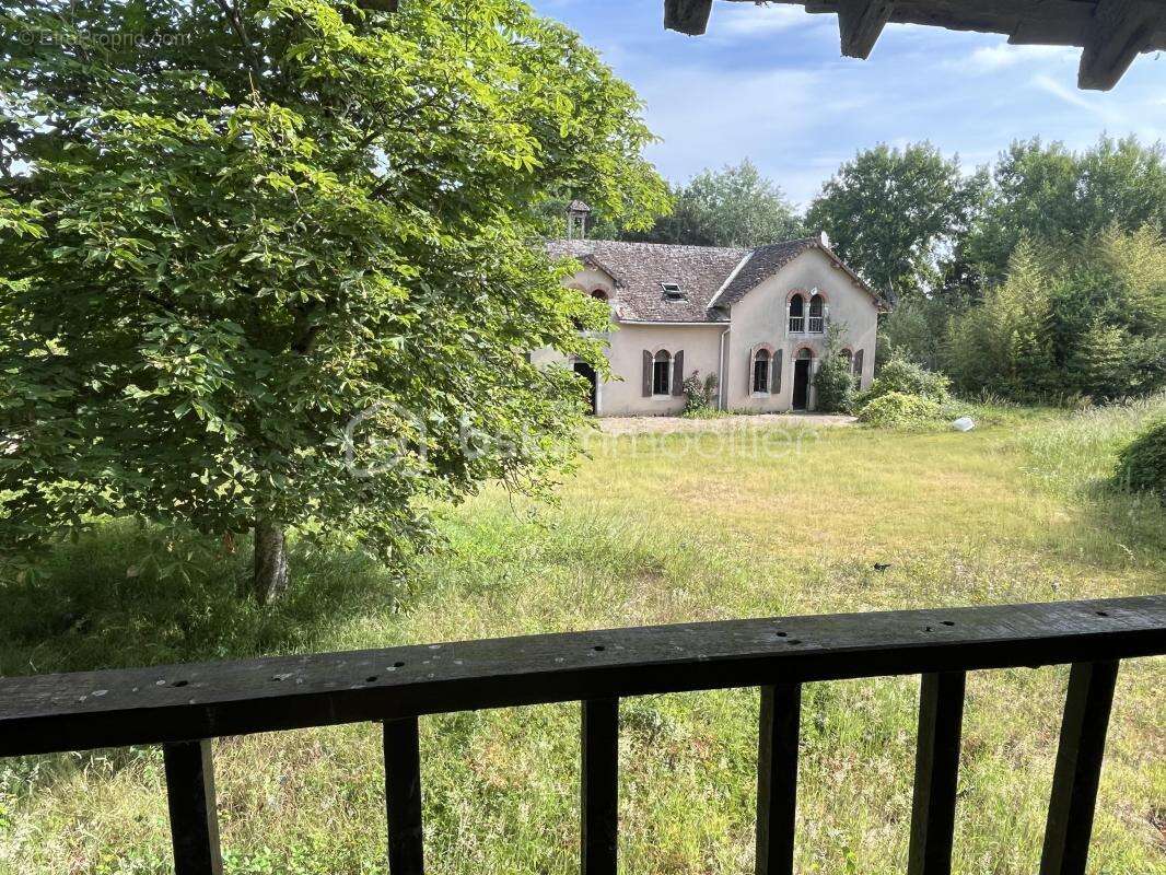 Maison 170m2 avec bâtiment annexe et dépendances sur 1,6 Ha - photo 11