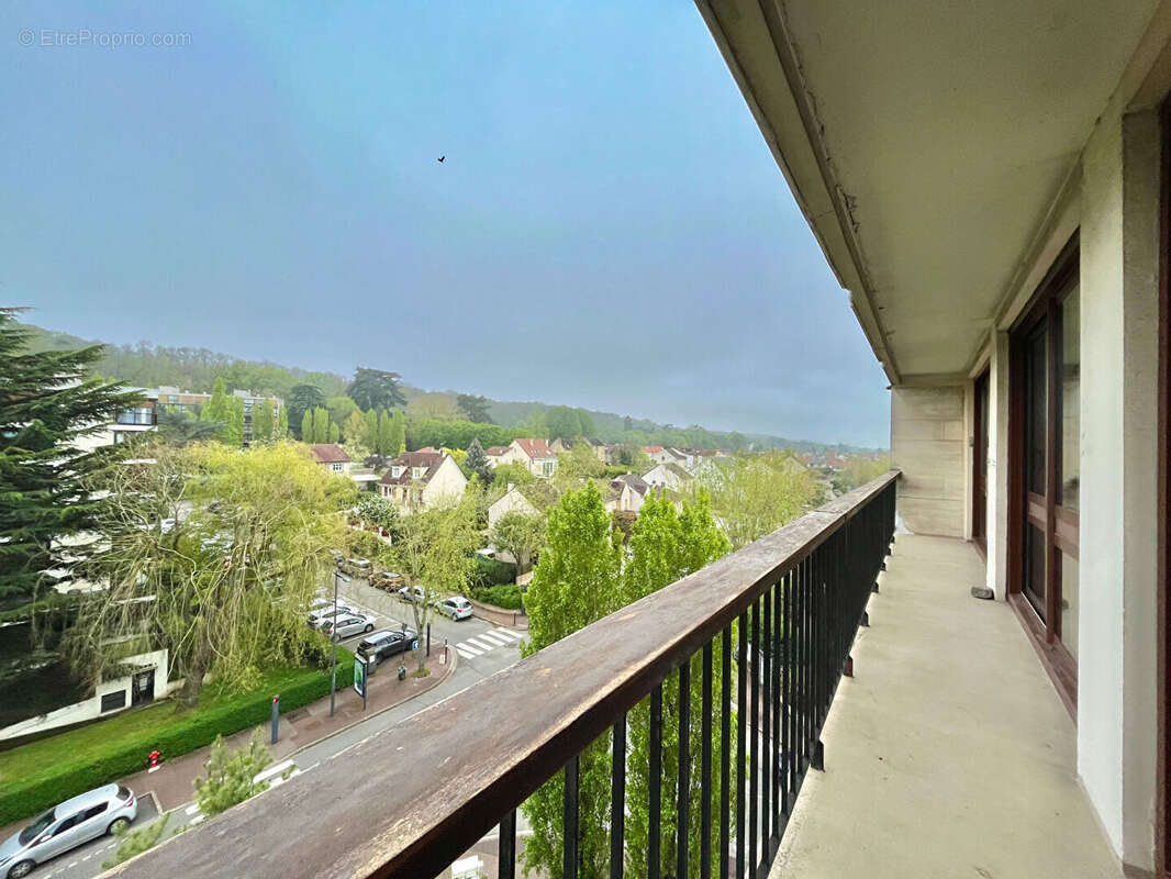 Appartement à FONTENAY-LE-FLEURY