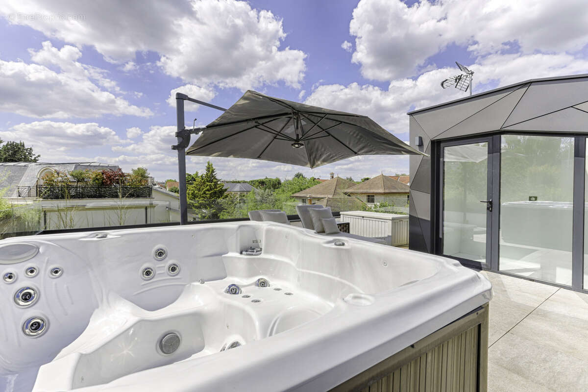 Maison à SAINT-MAUR-DES-FOSSES