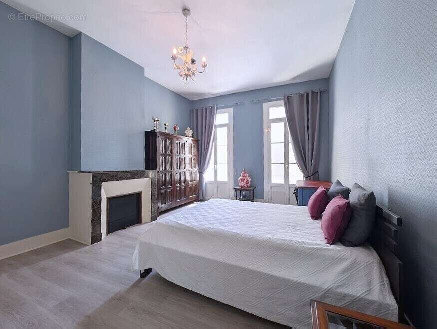 Maison de caractère avec jardin et dépendance - photo 11