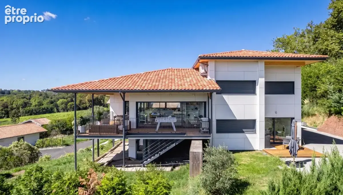 Villa d'architecte à Anglet, un balcon sur les montagnes basques ! - photo 3
