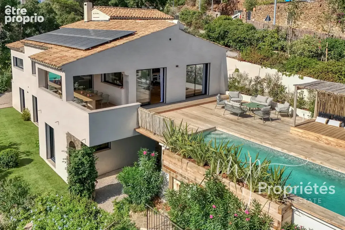 À VENDRE – Cavalaire-sur-Mer – Villa contemporaine avec vue mer 4 suites et prestations haut de gamme - photo 4