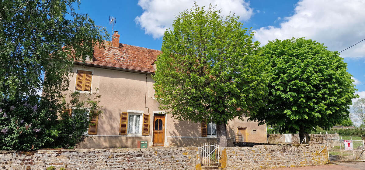 Maison à VARENNE-L&#039;ARCONCE